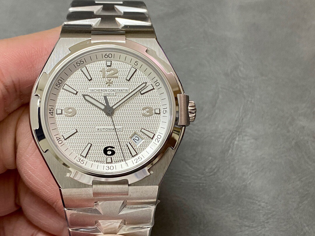 Vacheron Constantin Overseas Luminous 42 mm Watch – IW-0948