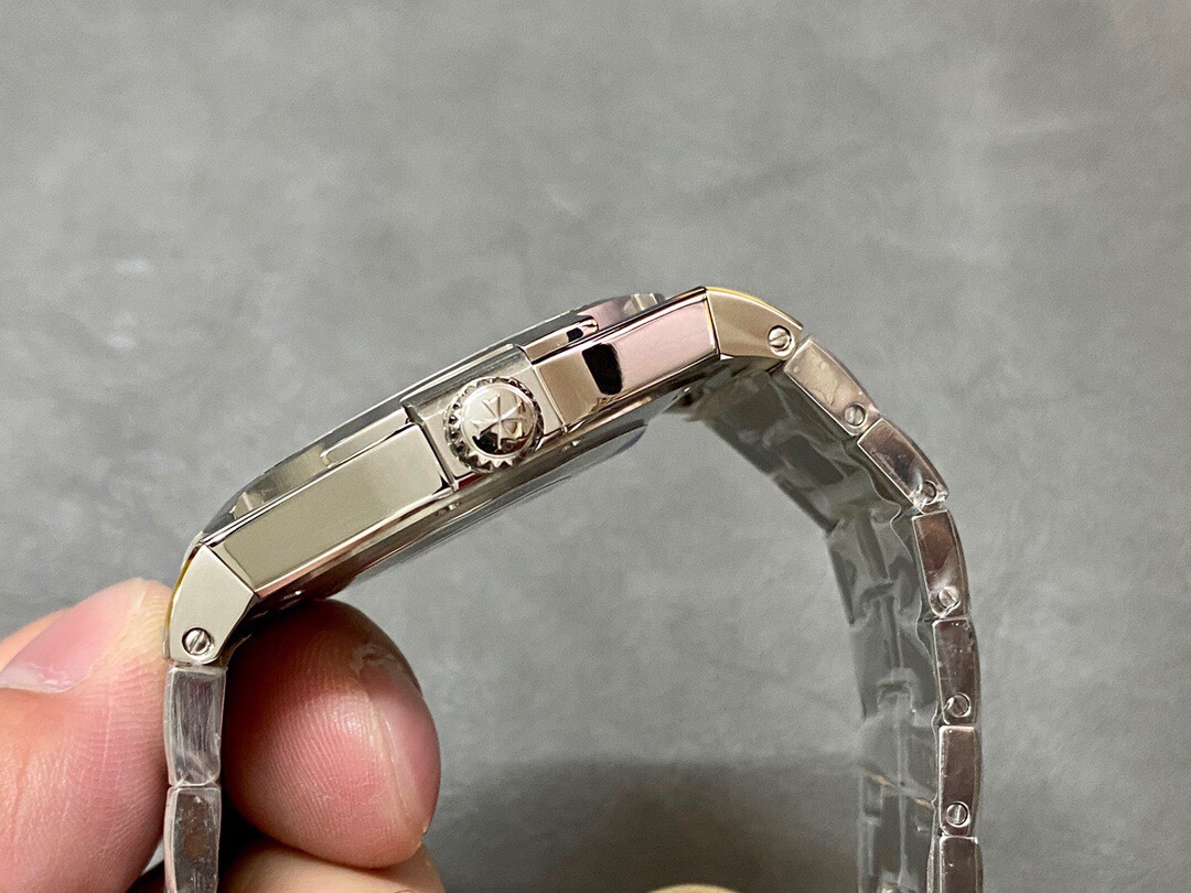 Vacheron Constantin Overseas Luminous 42 mm Watch – IW-0948 - Image 6