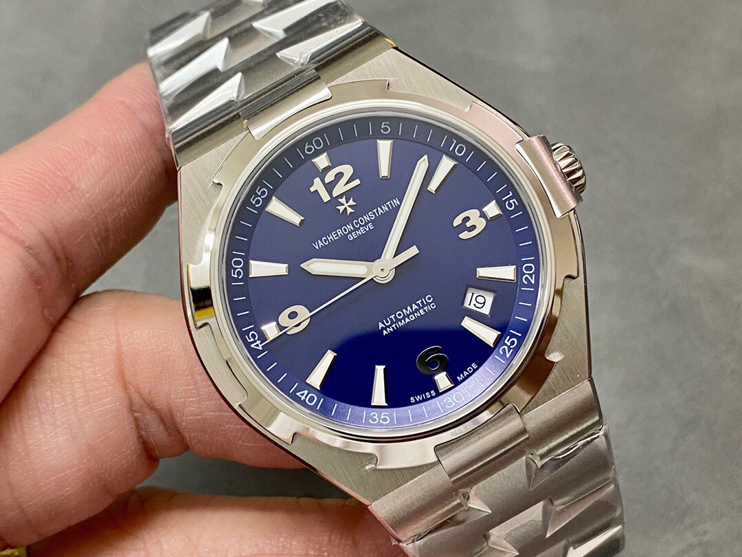 Vacheron Constantin Overseas Luminous 42 mm Watch – IW-0949 - Image 2