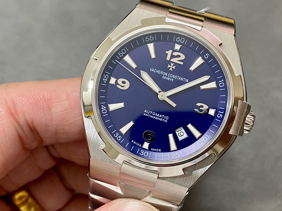 Vacheron Constantin Overseas Luminous 42 mm Watch – IW-0949 - Image 3