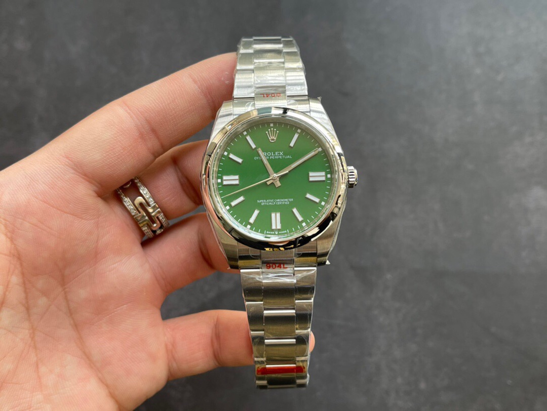 Rolex Oyster Perpetual Green Dial 41 mm Watch – IW-0027