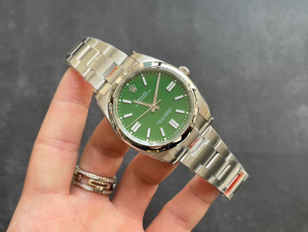Rolex Oyster Perpetual Green Dial 41 mm Watch – IW-0027 - Image 2