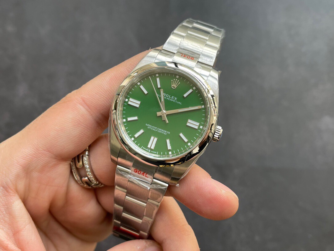 Rolex Oyster Perpetual Green Dial 41 mm Watch – IW-0027 - Image 3