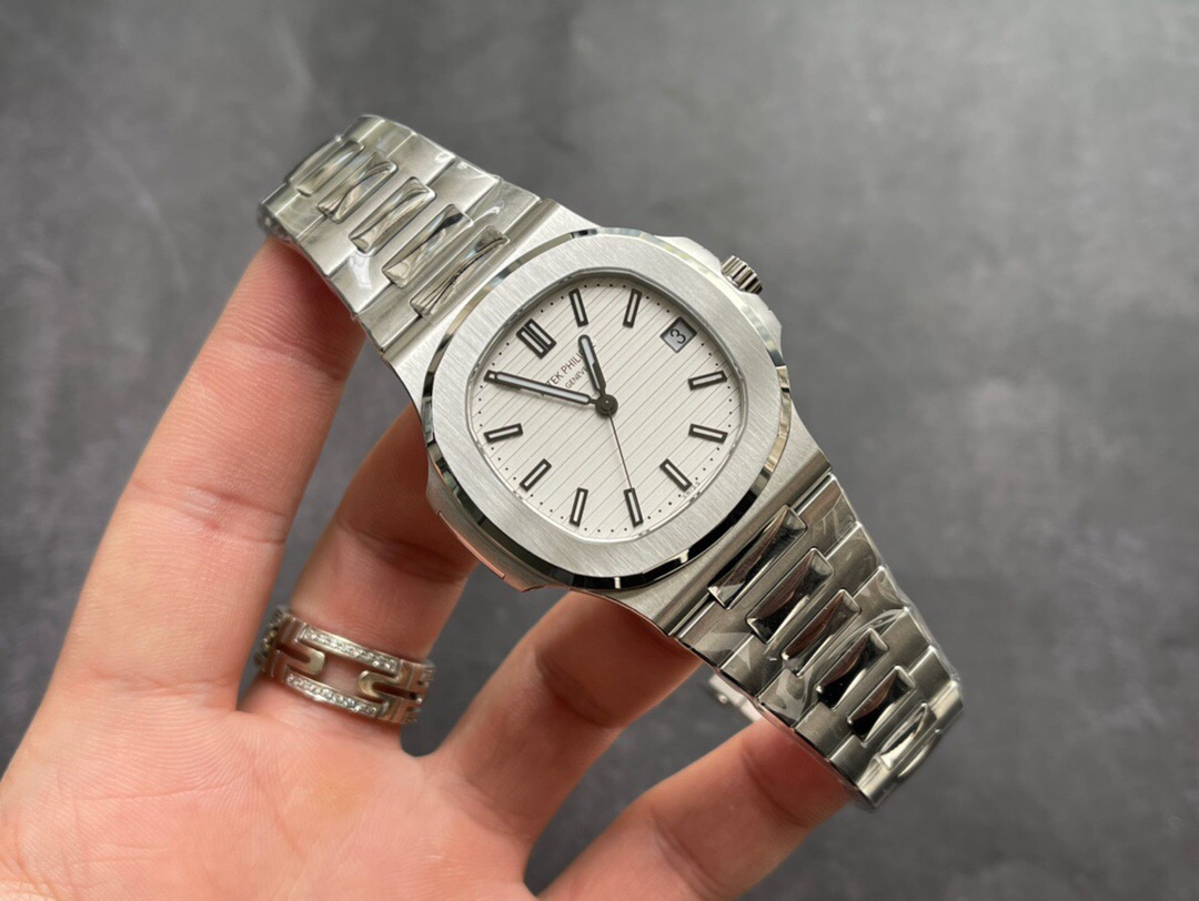 Patek Philippe Nautilus White Dial 40 mm Watch – IW-2431 - Image 2