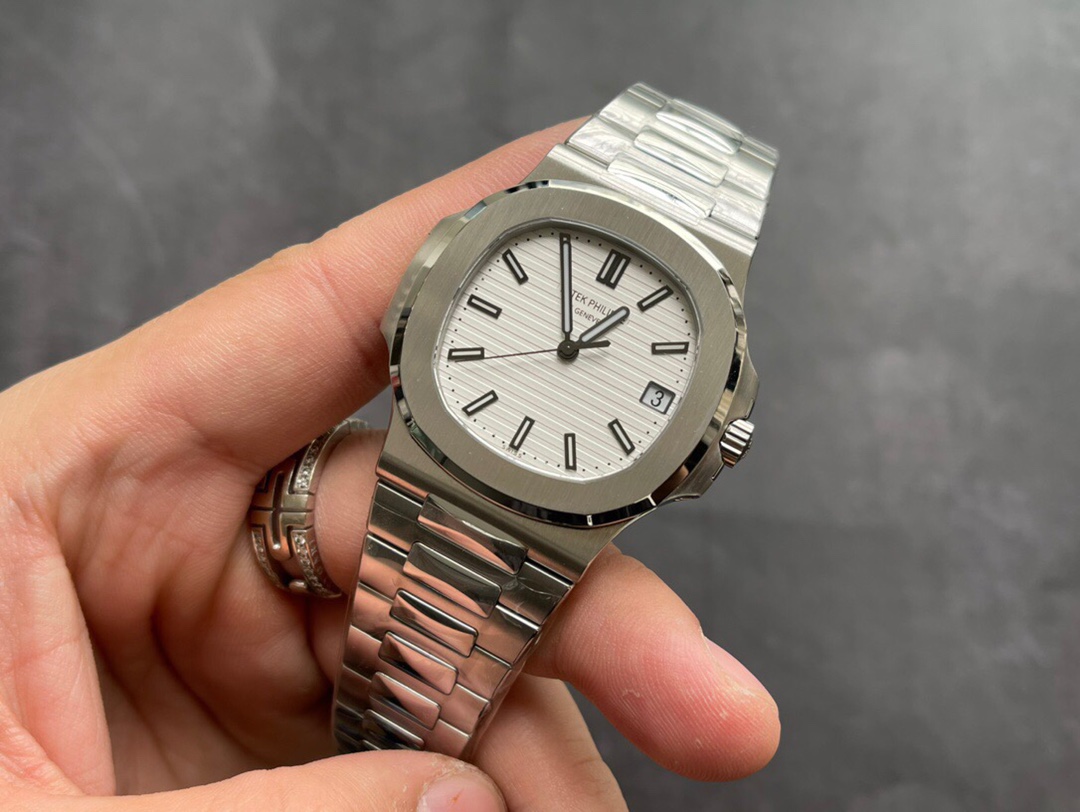 Patek Philippe Nautilus White Dial 40 mm Watch – IW-2431 - Image 3