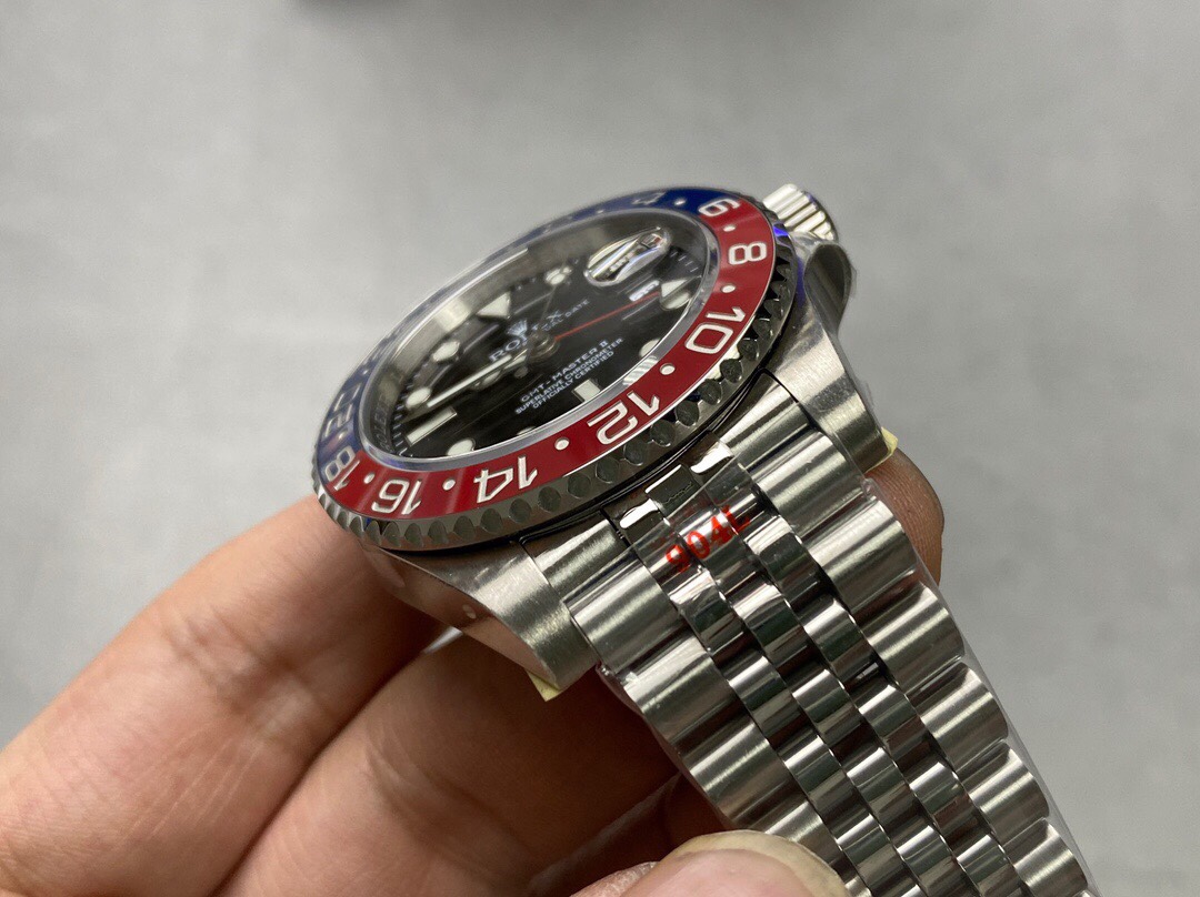 Rolex GMT-Master II Red and Blue Bezel Luminous Watch – IW-0028 - Image 2