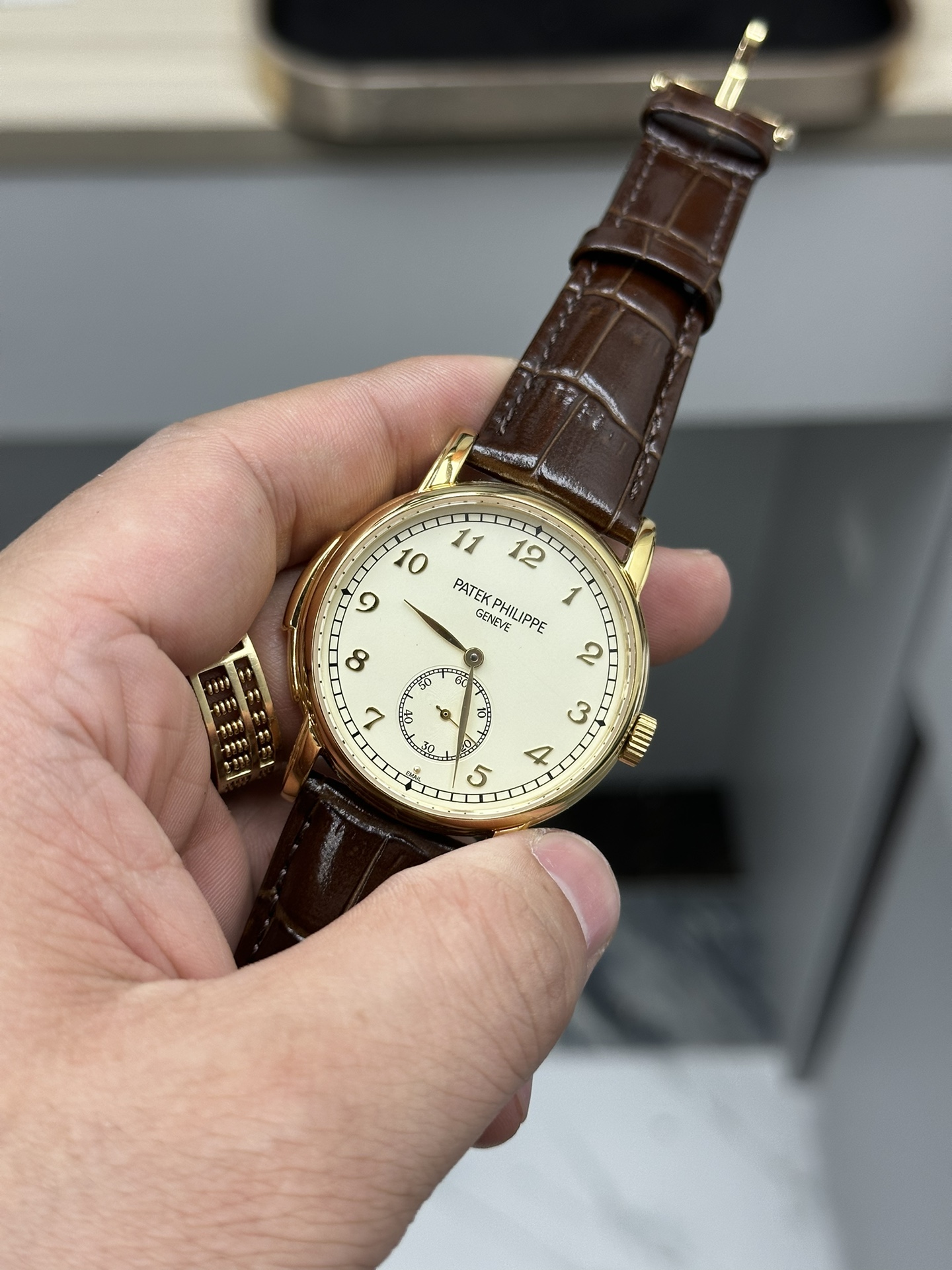 Classic 40 mm Watch – IW-2374 - Image 3