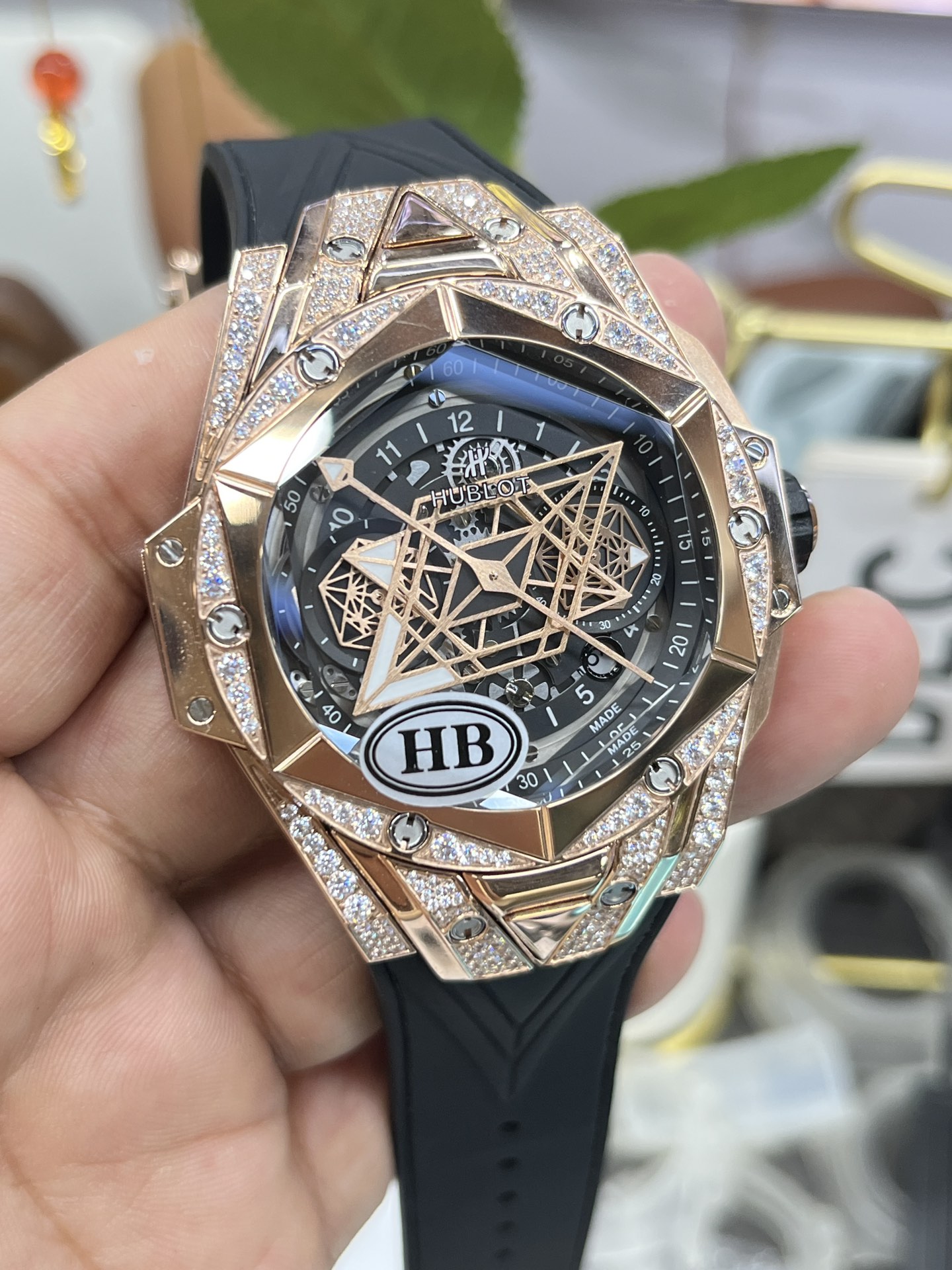 Hublot Classic Diamond-Set 45 mm Watch – IW-0329 - Image 4