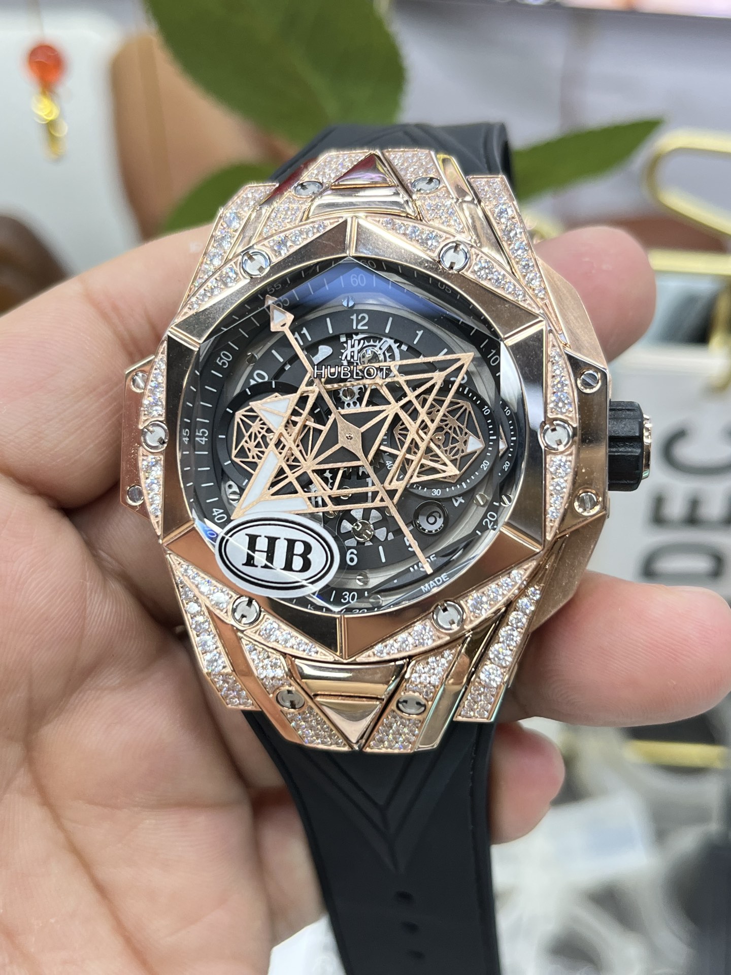 Hublot Classic Diamond-Set 45 mm Watch – IW-0329 - Image 5