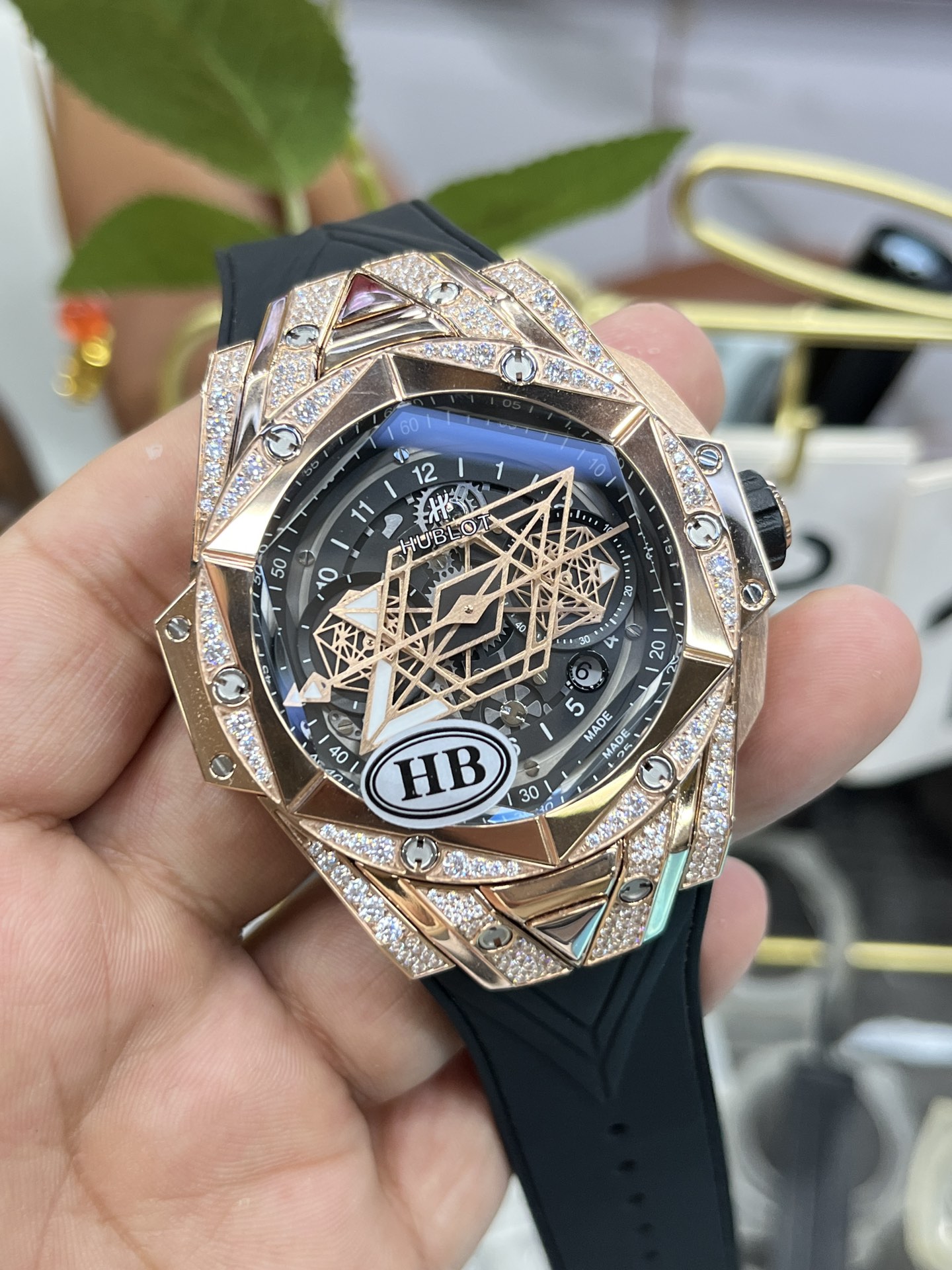 Hublot Classic Diamond-Set 45 mm Watch – IW-0329 - Image 3