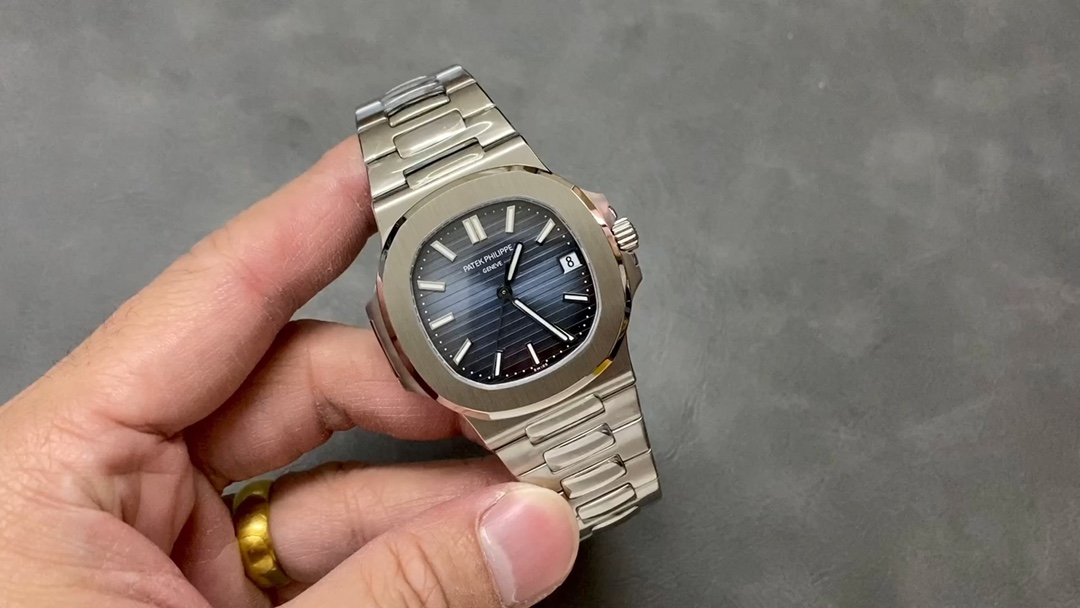 Classic Watch – IW-2400