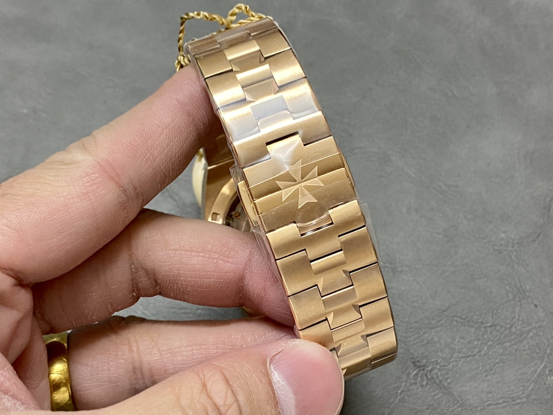 Overseas 41 mm Watch – IW-0922 - Image 8