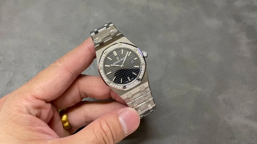Classic Watch – IW-2080