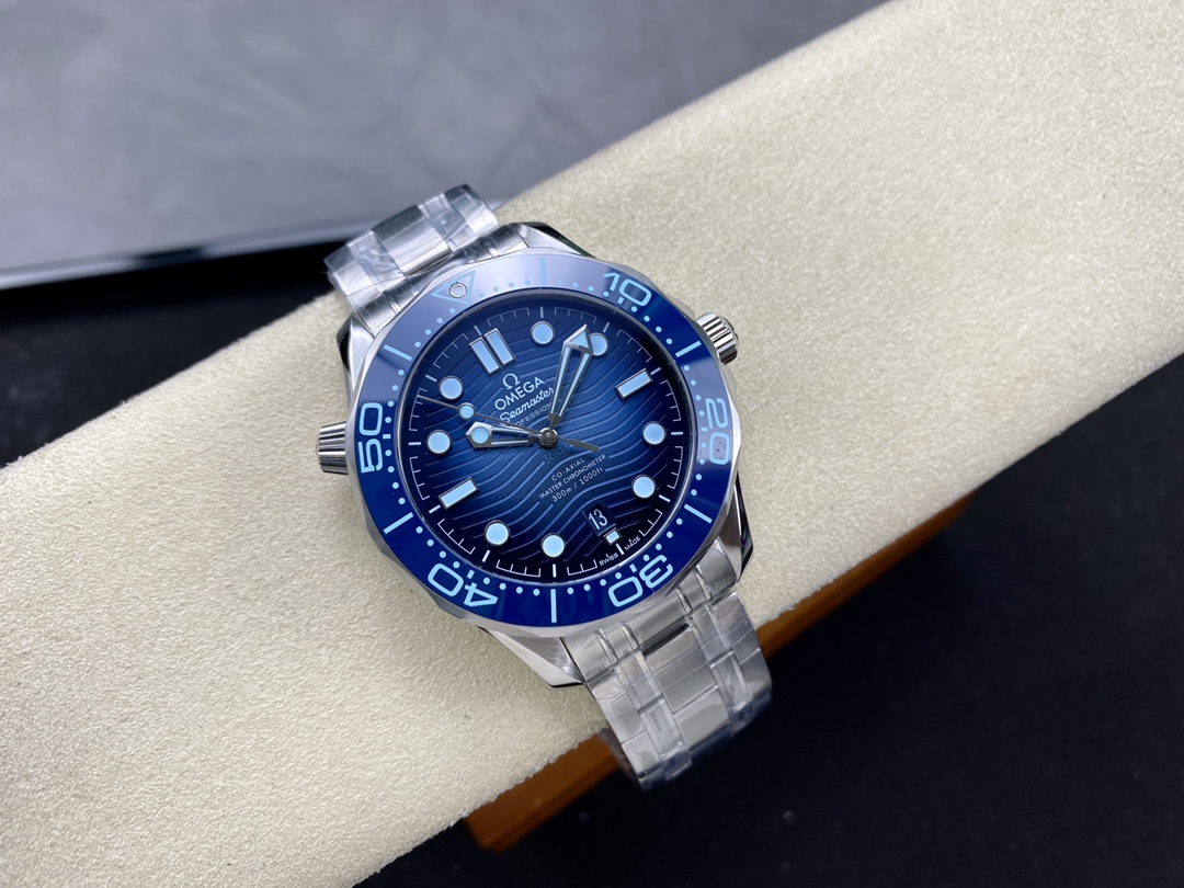 Seamaster Ice Blue 42 mm Watch – IW-1303 - Image 4