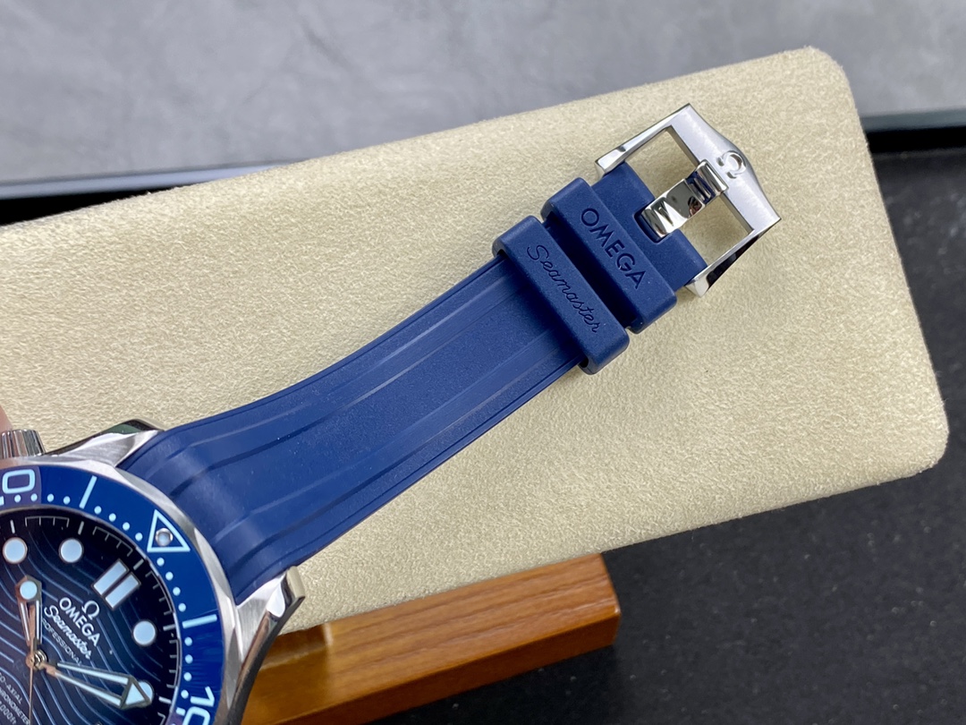 Seamaster Ice Blue 42 mm Watch – IW-1301 - Image 8