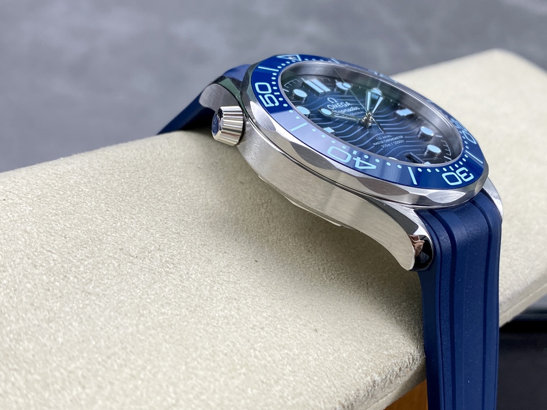 Seamaster Ice Blue 42 mm Watch – IW-1301 - Image 5