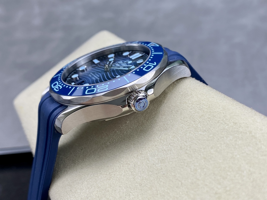 Seamaster Ice Blue 42 mm Watch – IW-1301 - Image 6