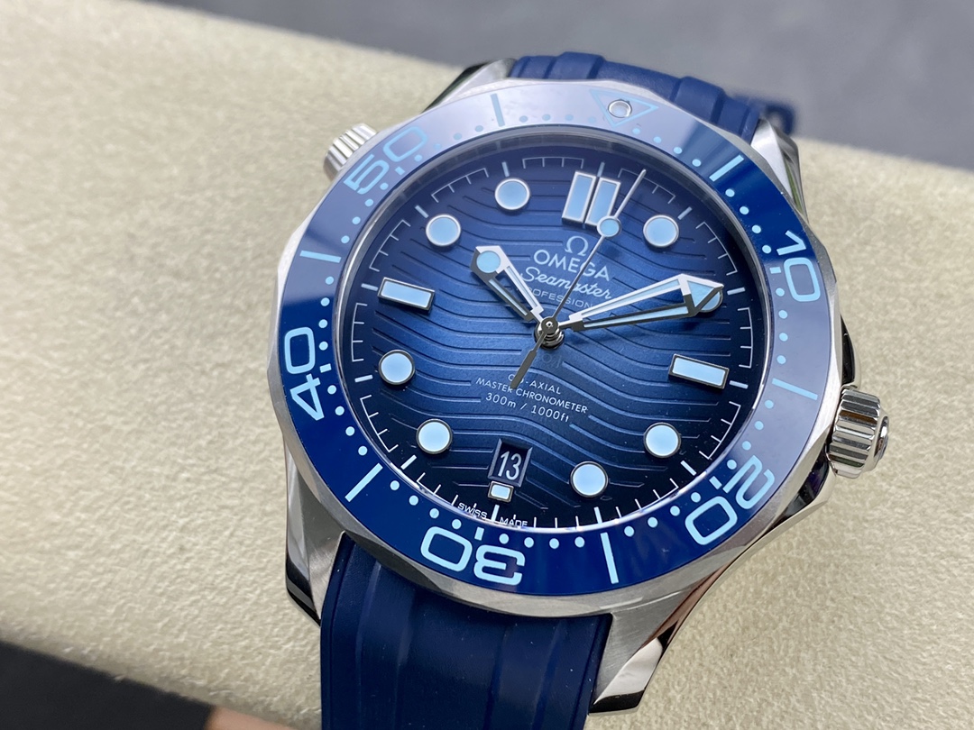 Seamaster Ice Blue 42 mm Watch – IW-1301 - Image 3
