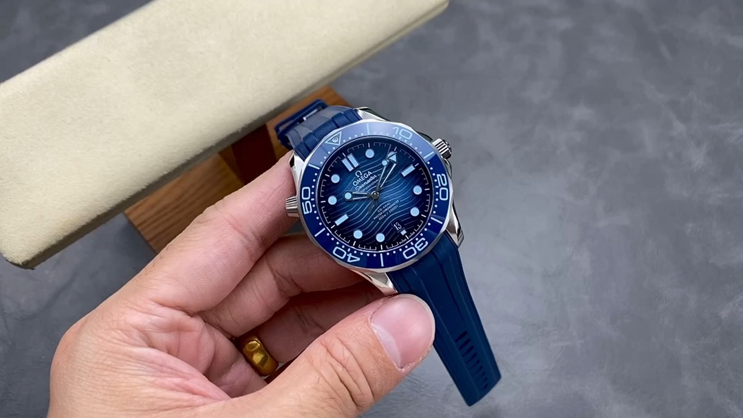 Classic Watch – IW-1300
