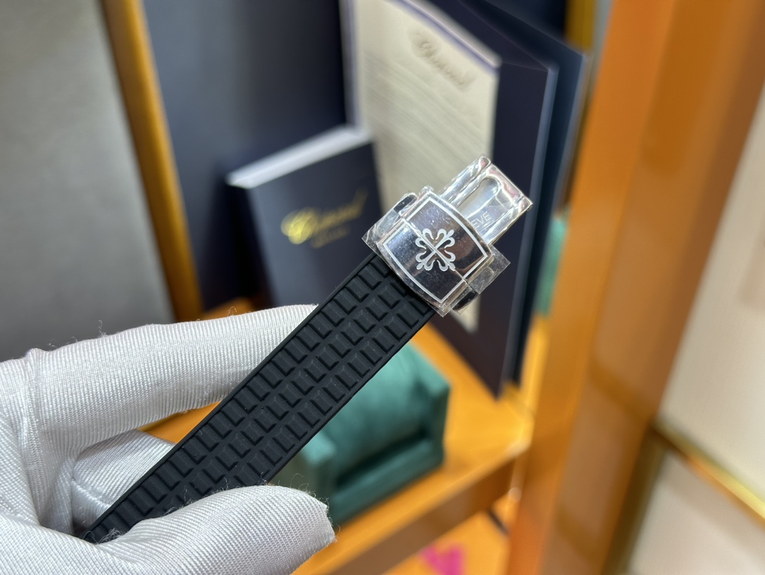Patek Philippe Aquanaut Watch – IW-2386 - Image 7