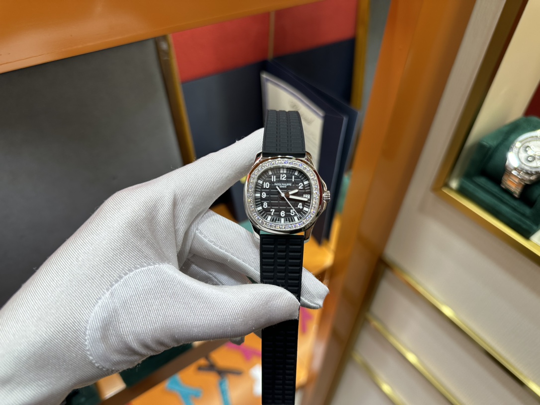 Patek Philippe Aquanaut Watch – IW-2386