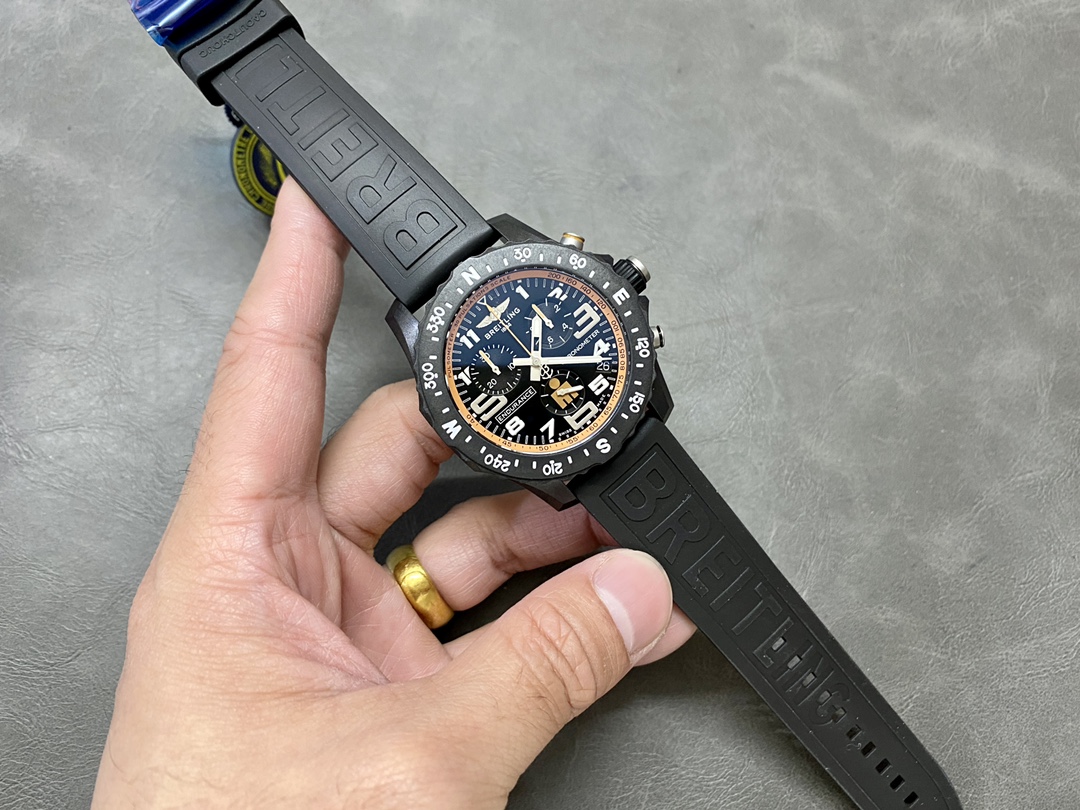 Breitling Classic Chronograph 44 mm Watch – IW-0608 - Image 4