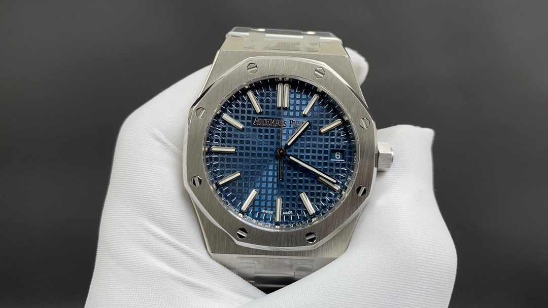 Audemars Piguet Classic Blue Dial 39 mm Watch – IW-2036 - Image 3