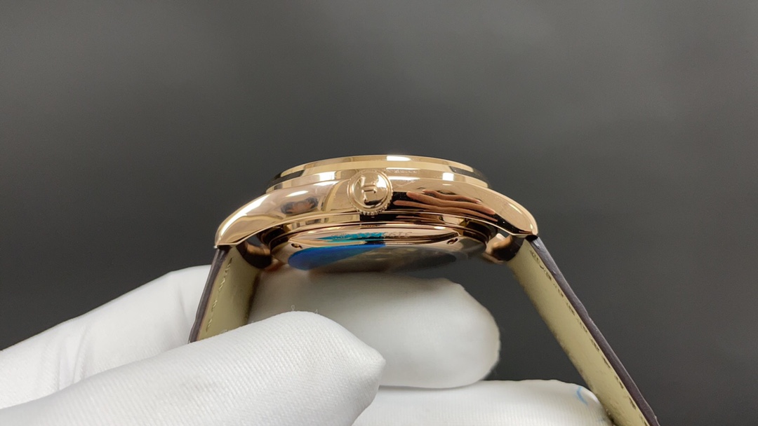 Jaeger-LeCoultre Classic Perpetual Calendar 39 mm Watch – IW-0416 - Image 4