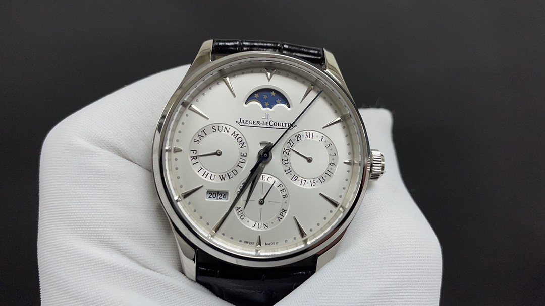 Jaeger-LeCoultre Classic Perpetual Calendar 39 mm Watch – IW-0415 - Image 3
