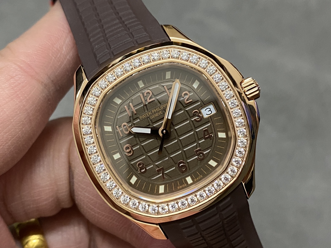 Patek Philippe Aquanaut 38.8 mm Watch – IW-2392 - Image 2