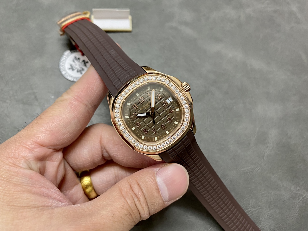 Patek Philippe Aquanaut 38.8 mm Watch – IW-2392 - Image 4