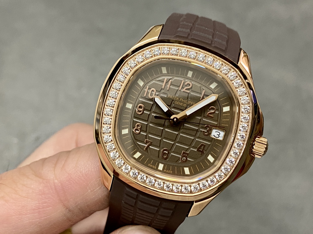 Patek Philippe Aquanaut 38.8 mm Watch – IW-2392 - Image 3