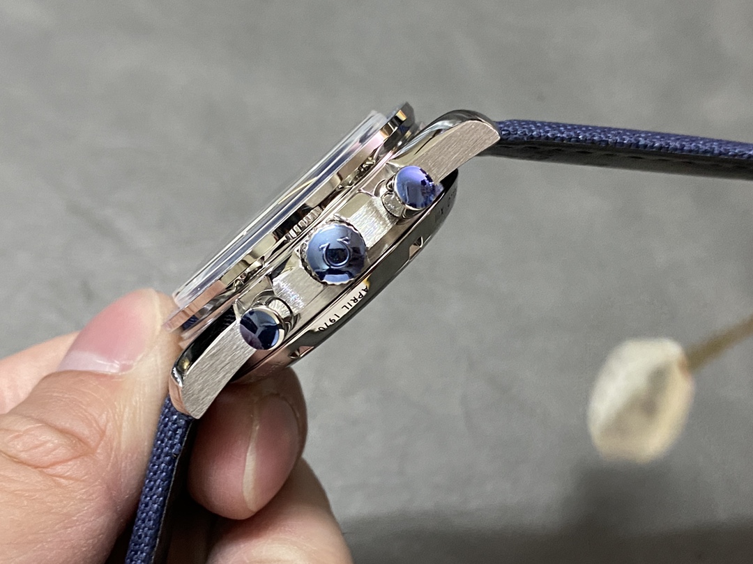 Omega Classic Chronograph Watch – IW-1295 - Image 6