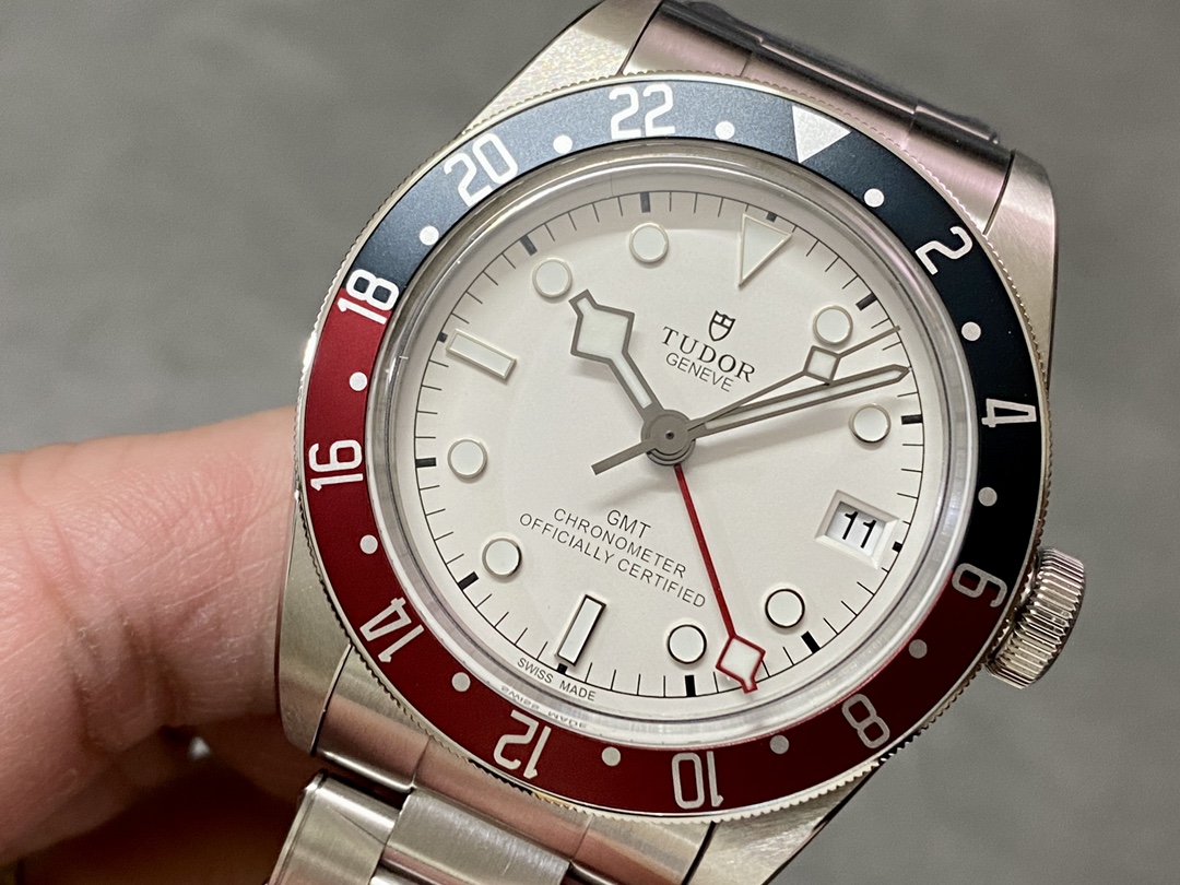 Tudor GMT-Master II 41 mm Watch – IW-3373 - Image 3