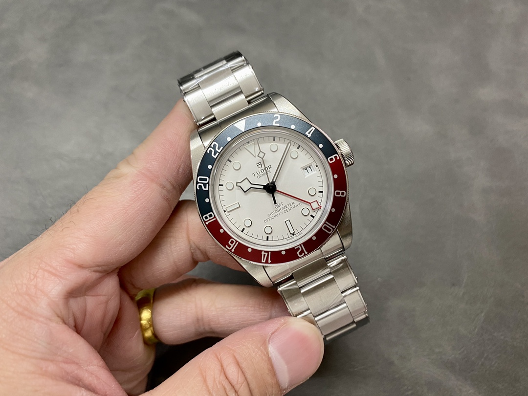 Tudor GMT-Master II 41 mm Watch – IW-3373 - Image 4