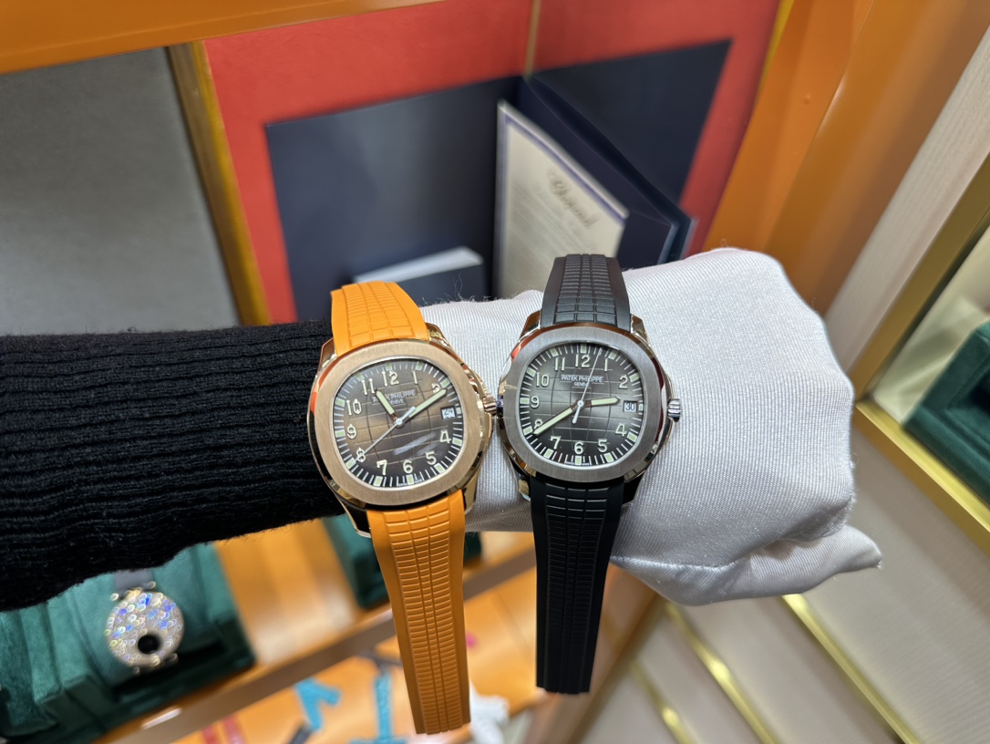 Patek Philippe Aquanaut Luminous 40 mm Watch – IW-2387 - Image 4