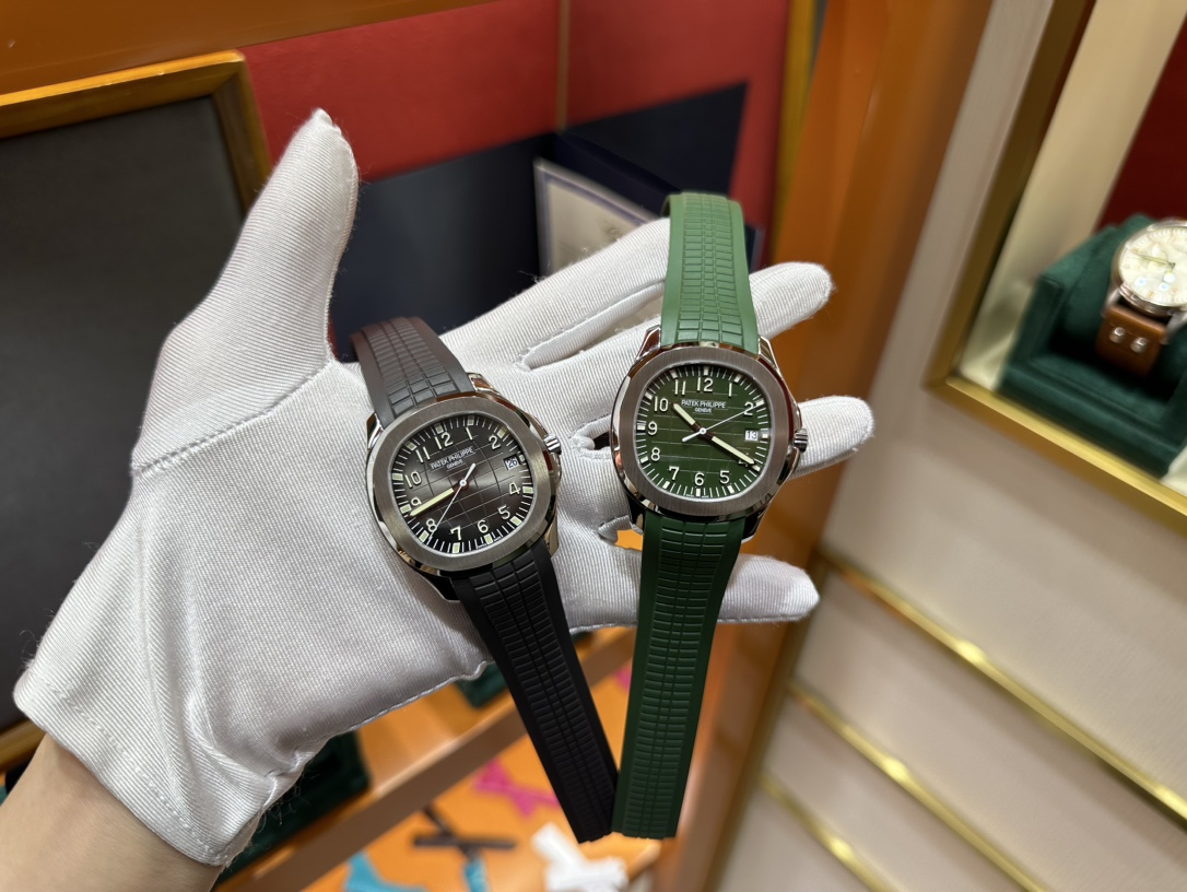 Patek Philippe Aquanaut Luminous 40 mm Watch – IW-2387