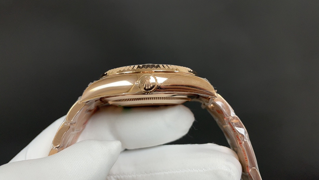 Classic 42 mm Watch – IW-3472 - Image 4