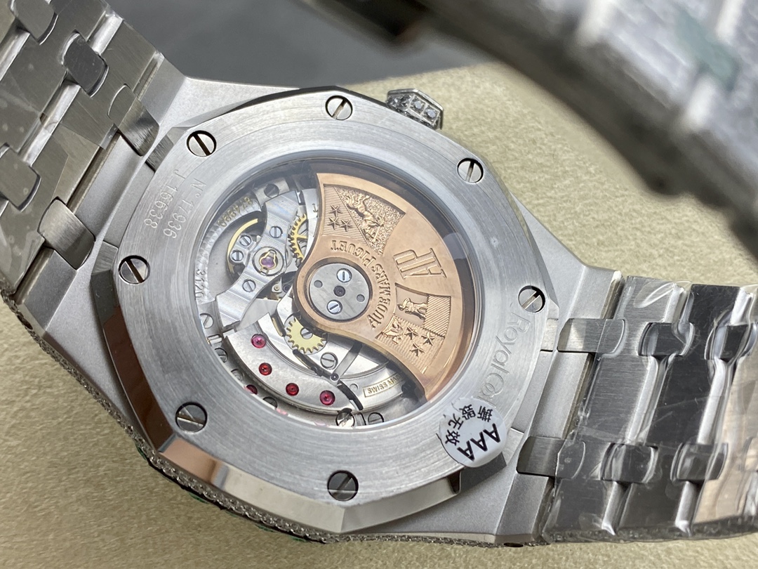 Audemars Piguet Royal Oak Diamond-Set 41 mm Watch – IW-2060 - Image 7