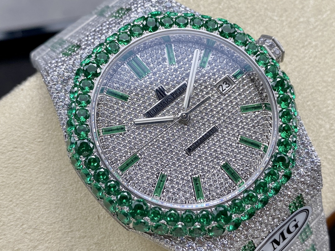 Audemars Piguet Royal Oak Diamond-Set 41 mm Watch – IW-2060 - Image 2