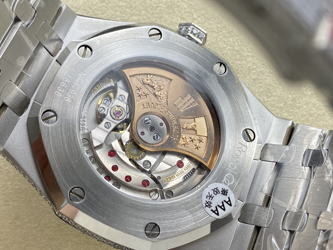 Audemars Piguet Royal Oak Diamond-Set 41 mm Watch – IW-2062 - Image 8