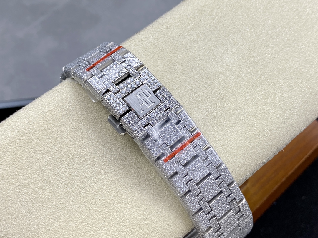 Audemars Piguet Royal Oak Diamond-Set 41 mm Watch – IW-2062 - Image 9