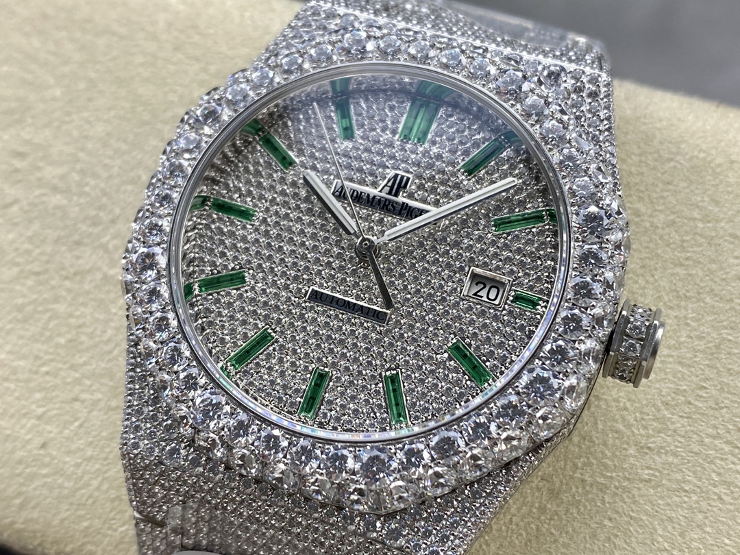 Audemars Piguet Royal Oak Diamond-Set 41 mm Watch – IW-2064 - Image 3