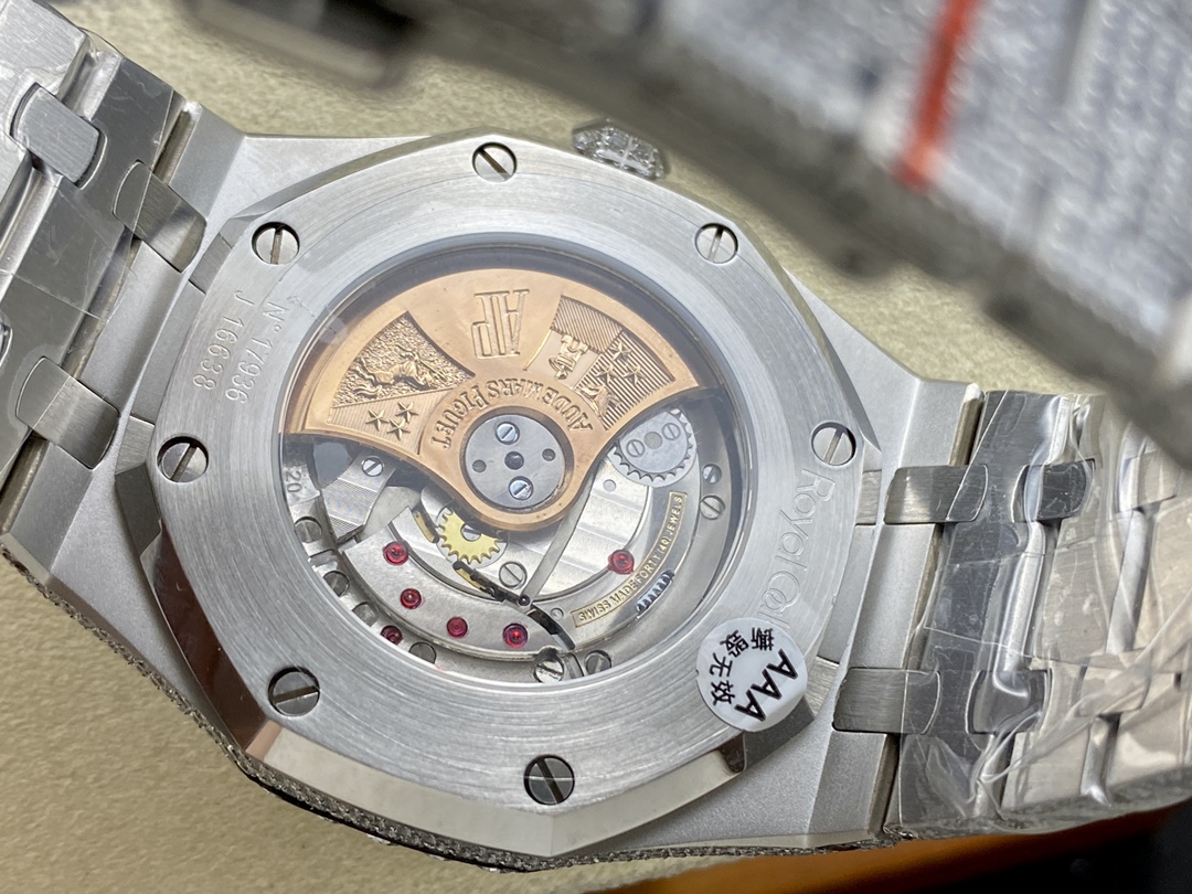 Audemars Piguet Royal Oak Diamond-Set 41 mm Watch – IW-2064 - Image 8