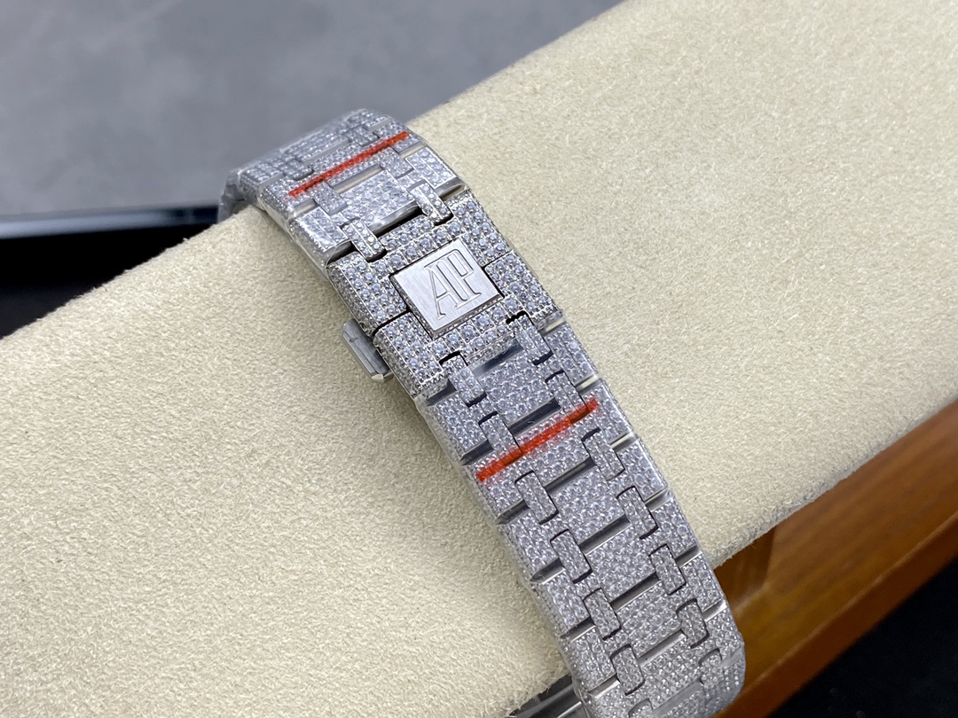 Audemars Piguet Royal Oak Diamond-Set 41 mm Watch – IW-2064 - Image 9