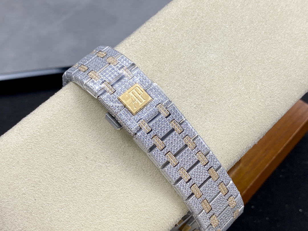 Audemars Piguet Royal Oak Diamond-Set 41 mm Watch – IW-2068 - Image 9