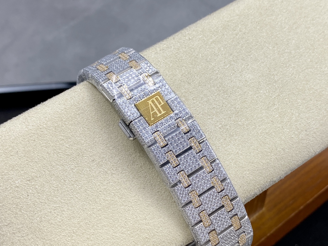 Audemars Piguet Royal Oak Diamond-Set 41 mm Watch – IW-2070 - Image 9