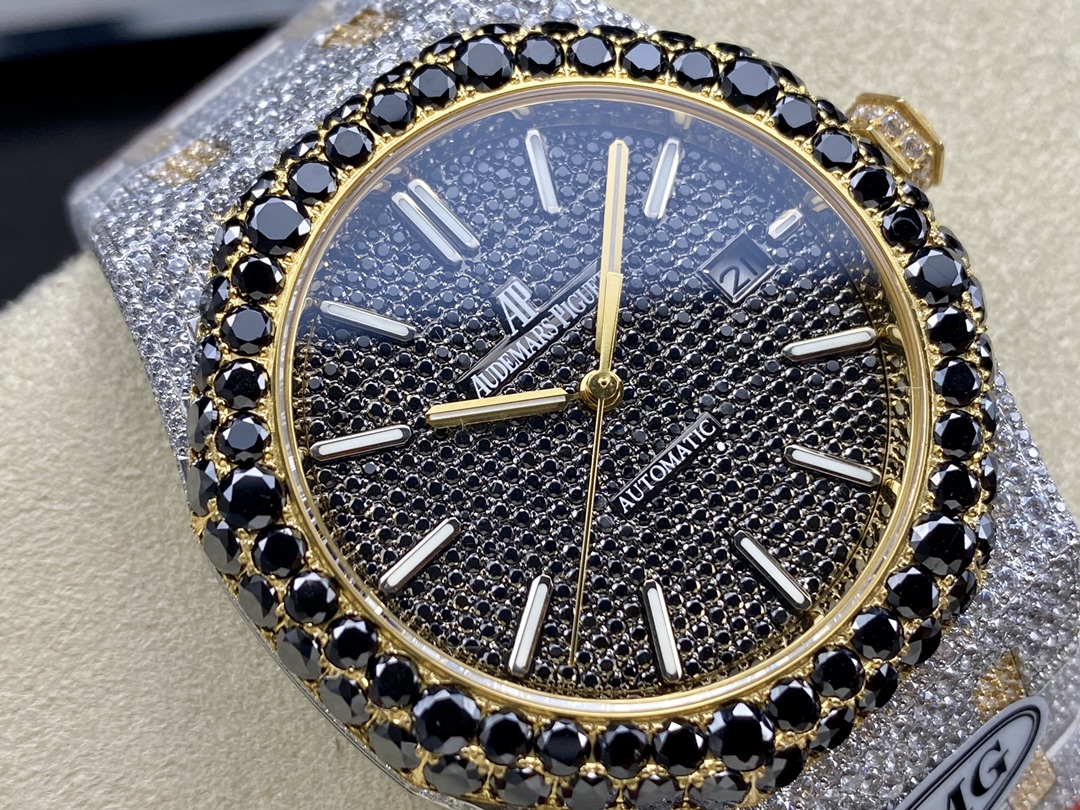 Audemars Piguet Royal Oak Diamond-Set 41 mm Watch – IW-2070 - Image 2