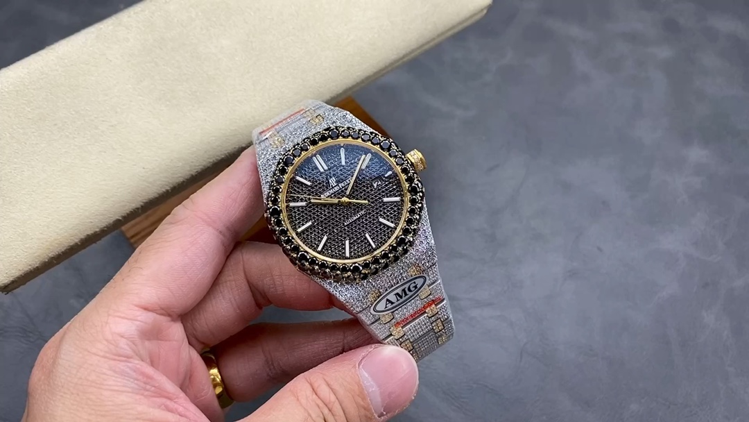 Classic Watch – IW-2069