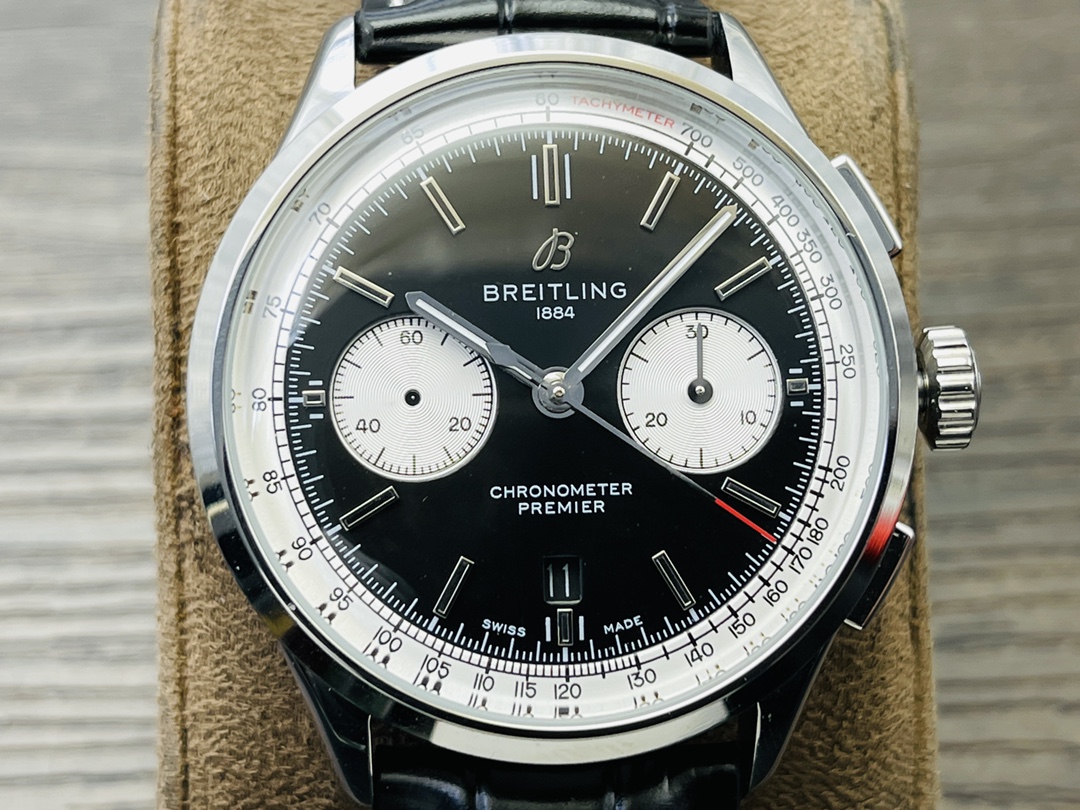 Breitling Classic Chronograph 42 mm Watch – IW-0598 - Image 4